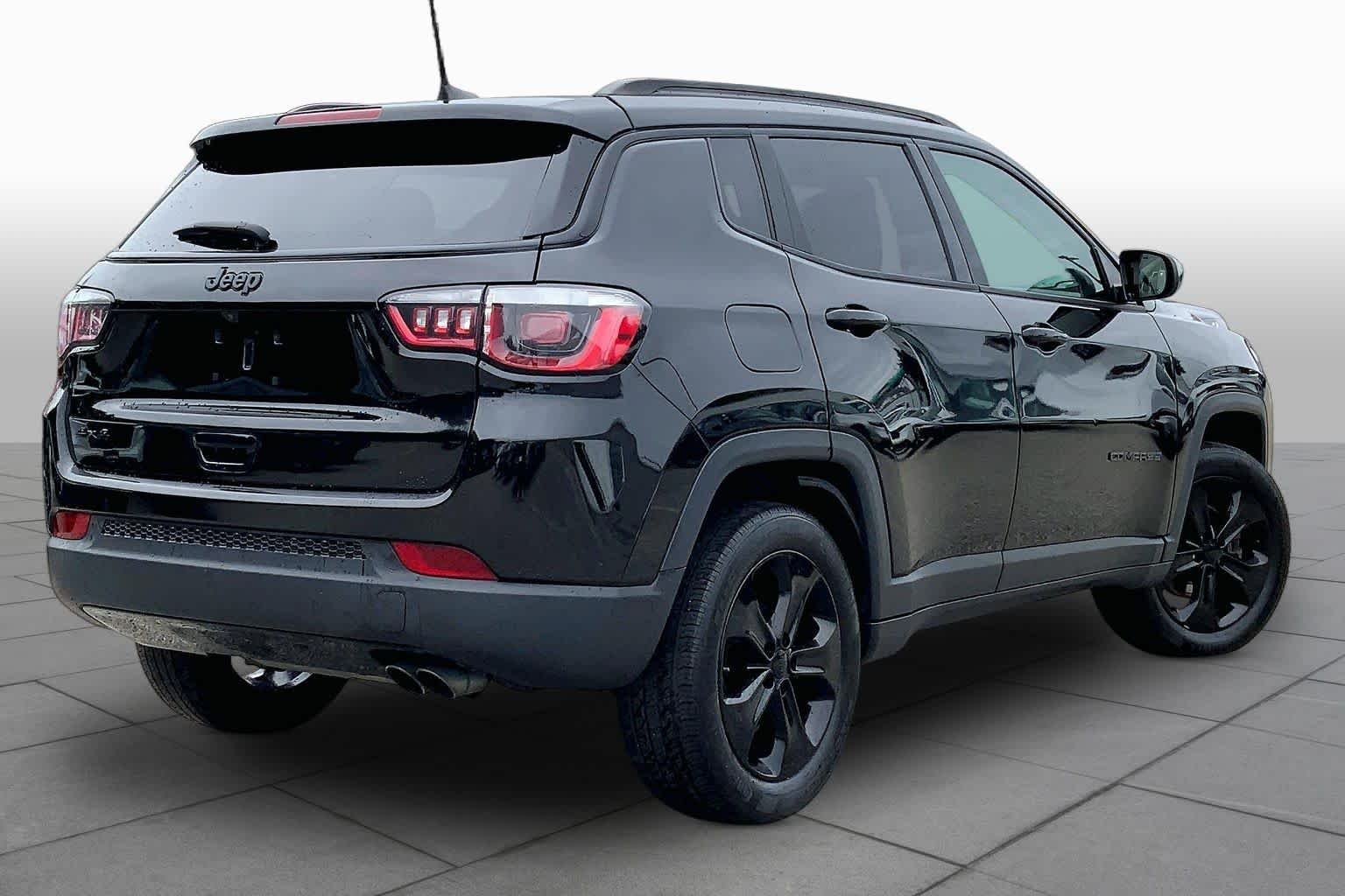 Used 2018 Diamond Black Crystal Pearlcoat Jeep Altitude image 13
