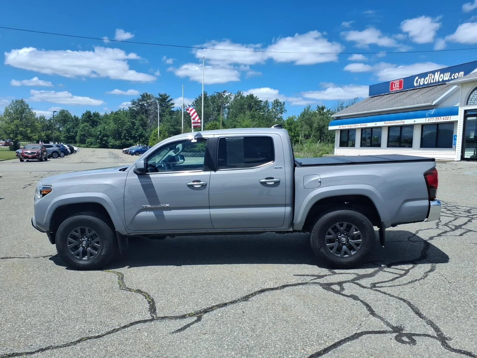 Used 2021 Cement Toyota SR5 image 7