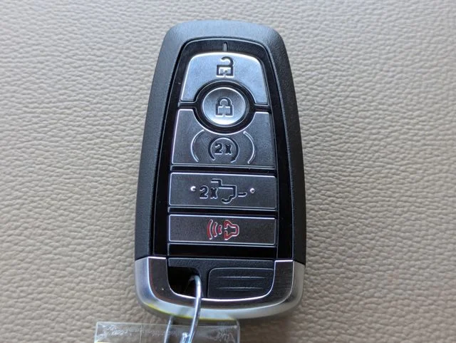 New 2026 Star White Metallic Tri-Coat Ford F-250® Lariat® image 29