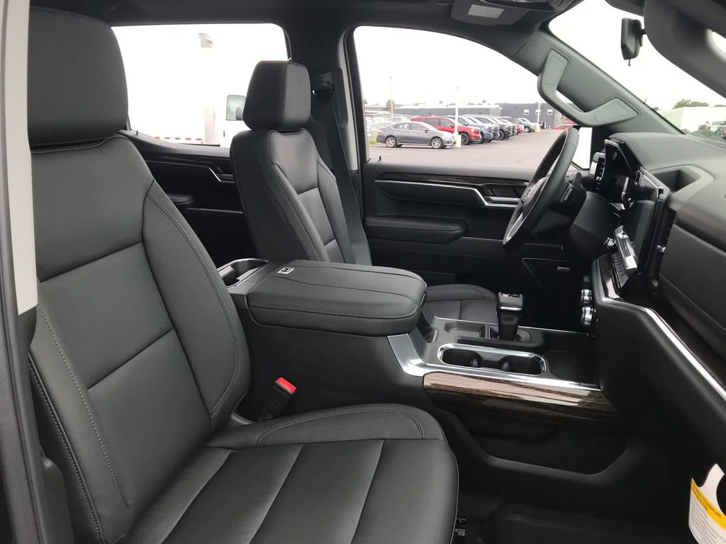 New 2026 Onyx Black GMC Elevation image 39