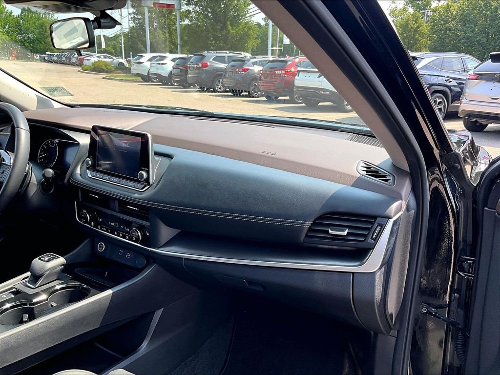 Used 2023 Black Nissan SV image 13