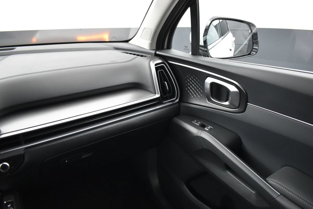 New 2026 Snow White Pearl Kia EX image 11