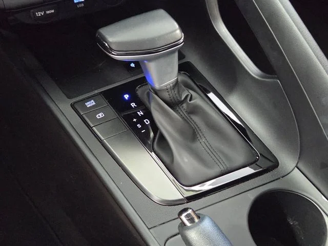 Used 2025 Gray Hyundai SEL Sport image 22