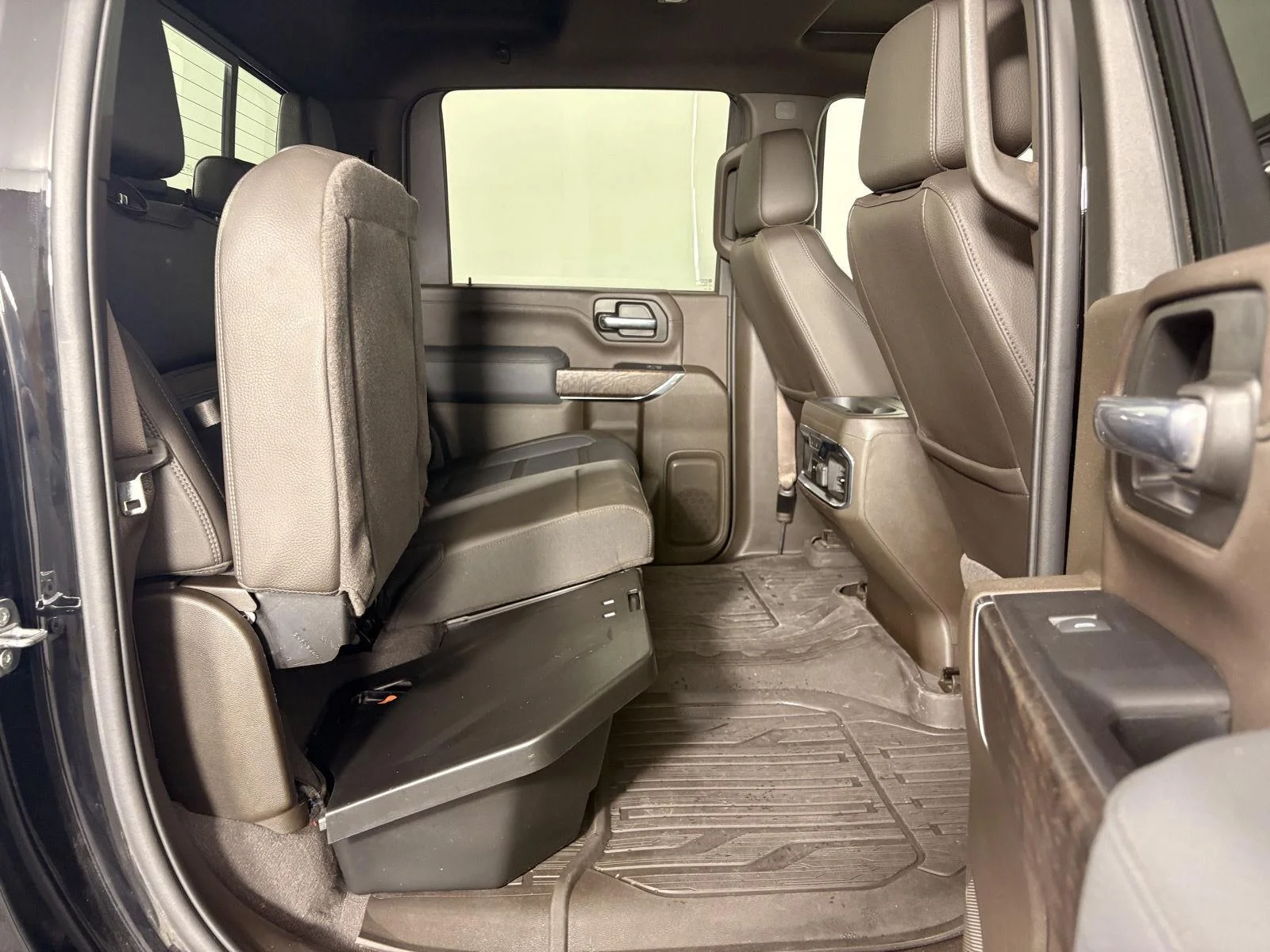 Used 2023 Onyx Black GMC Denali DRW image 22