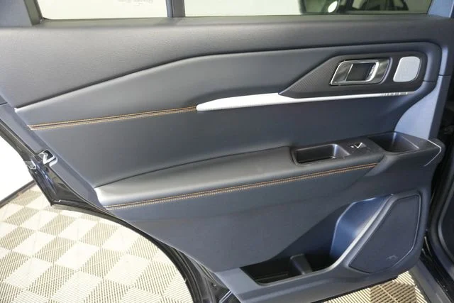 New 2026 Agate Black Metallic Ford Tremor® image 29