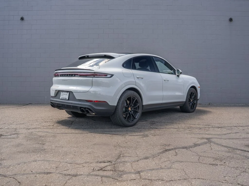 Used 2025 White Porsche Base image 7