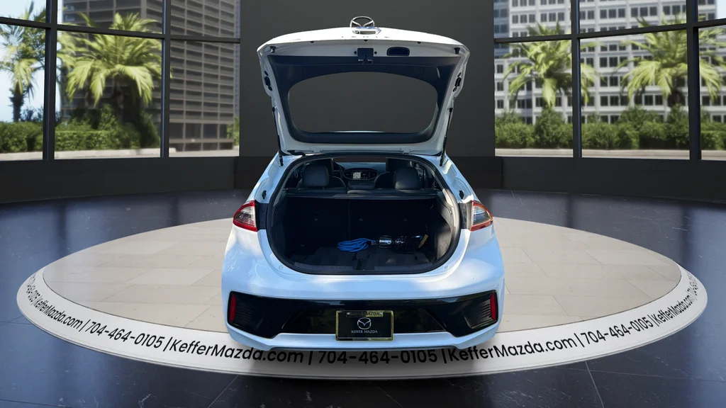 Used 2019 Ceramic White Hyundai Limited image 15