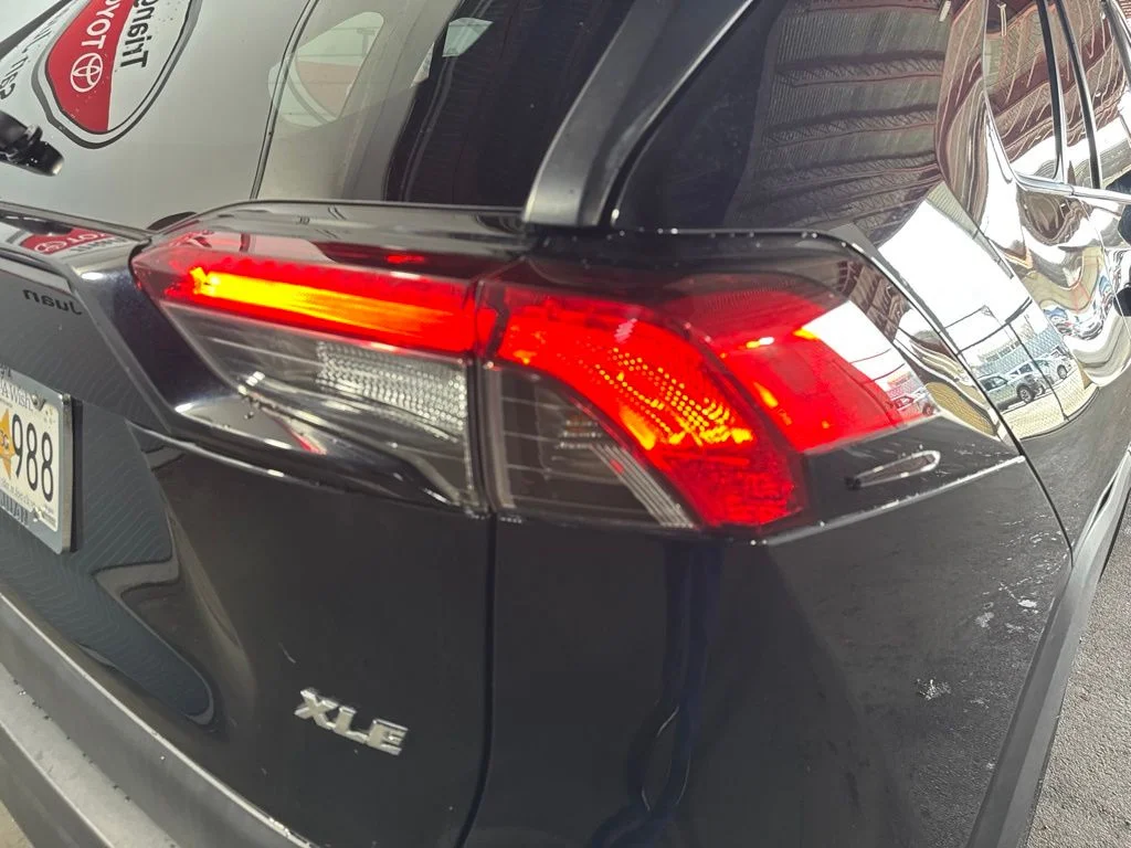 Used 2020 Black Toyota XLE image 18