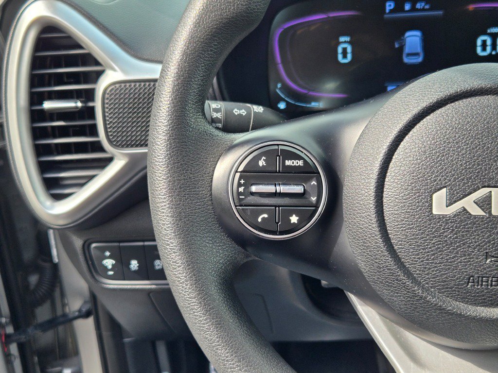 2024 Kia Soul LX - Photo 28