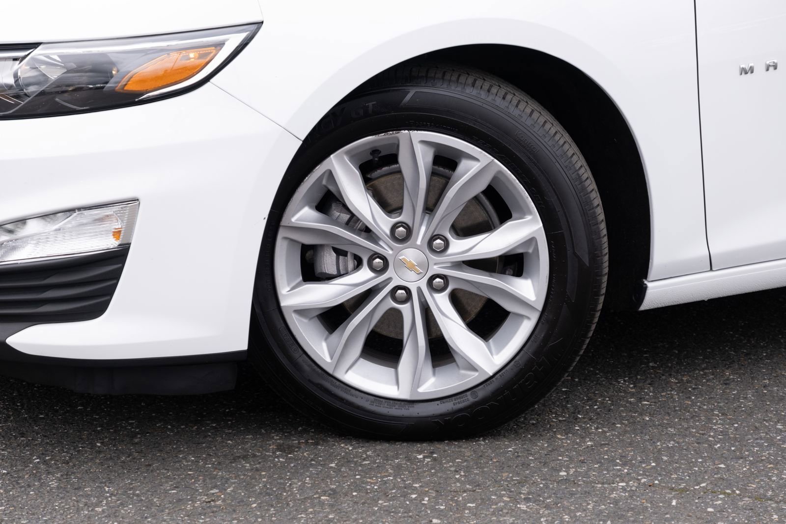 Used 2024 Summit White Chevrolet 1LT image 21