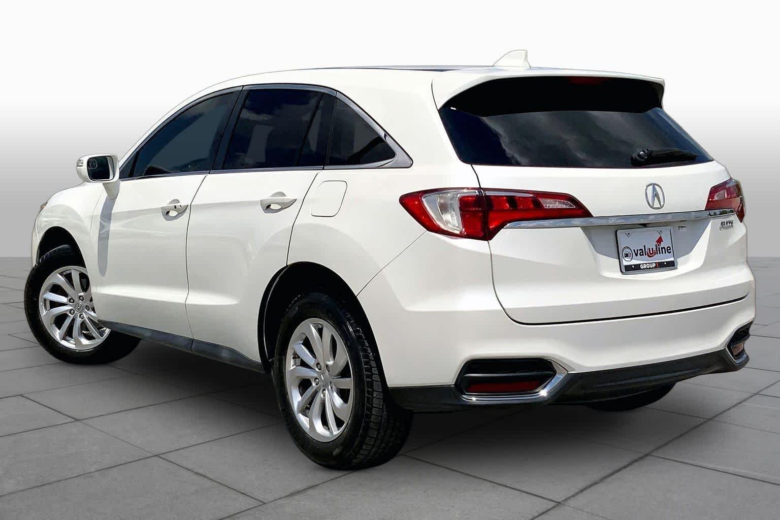 Used 2018 White Diamond Pearl Acura  image 12