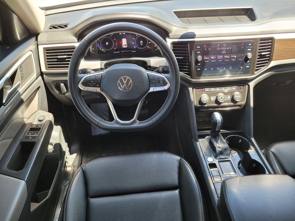 Used 2023 White Volkswagen 2.0T SE w/Technology image 13