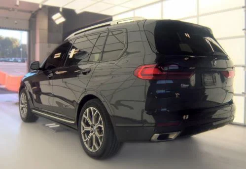 Used 2020 Dark Graphite Metallic BMW xDrive40i image 4