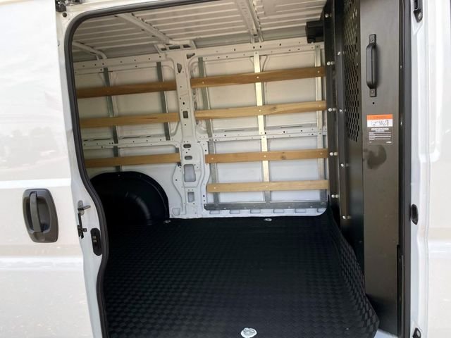 Used 2025 White Ram  image 25