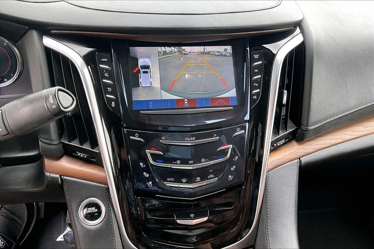 Used 2020 White Cadillac Luxury image 15