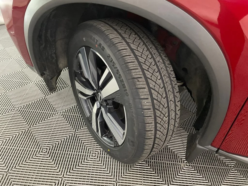 Used 2022 Scarlet Ember Tintcoat Nissan SL image 29