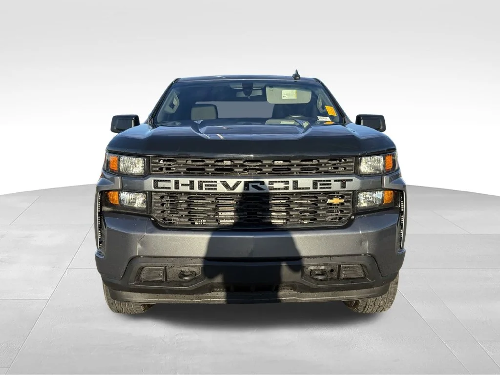 Used 2021 Gray Chevrolet Custom image 22
