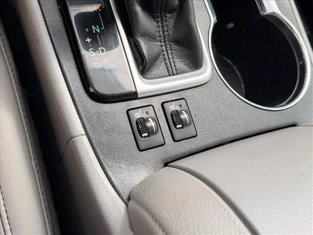 Used 2019 Blue Toyota XLE image 27