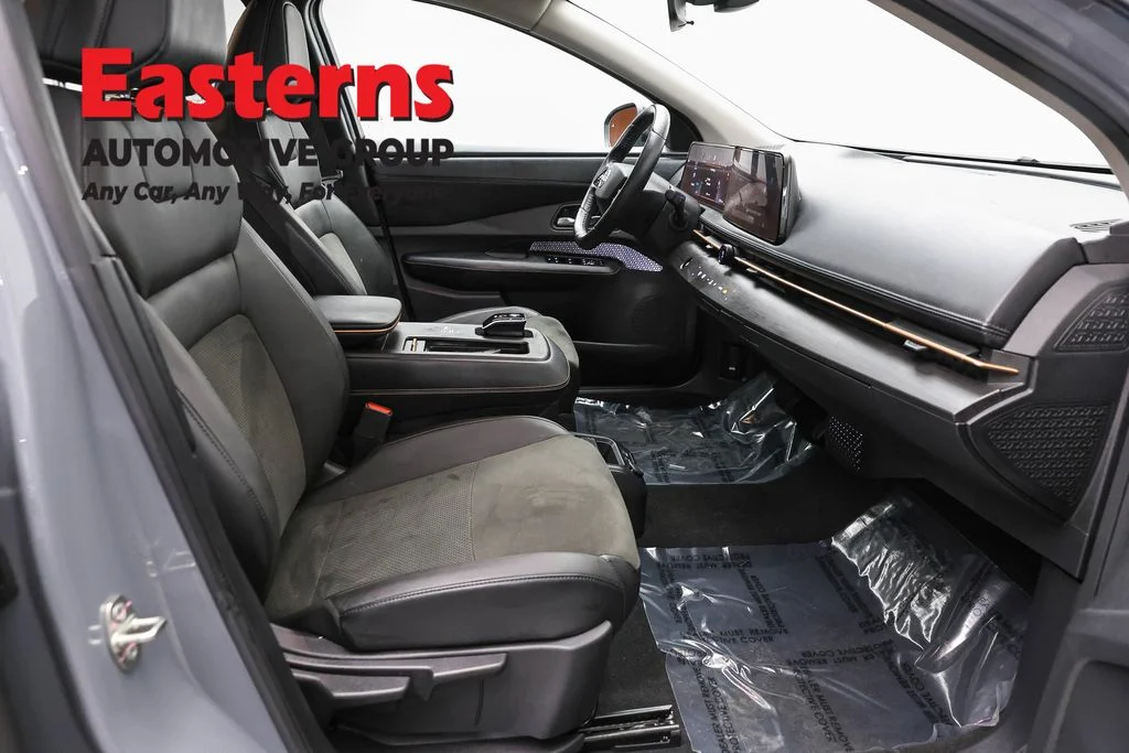 Used 2023 Gray Nissan ENGAGE image 24