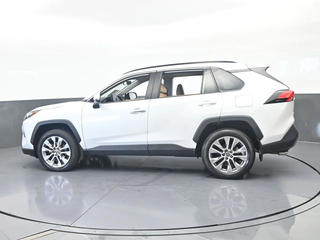 Used 2023 Ice Cap Toyota Limited image 3