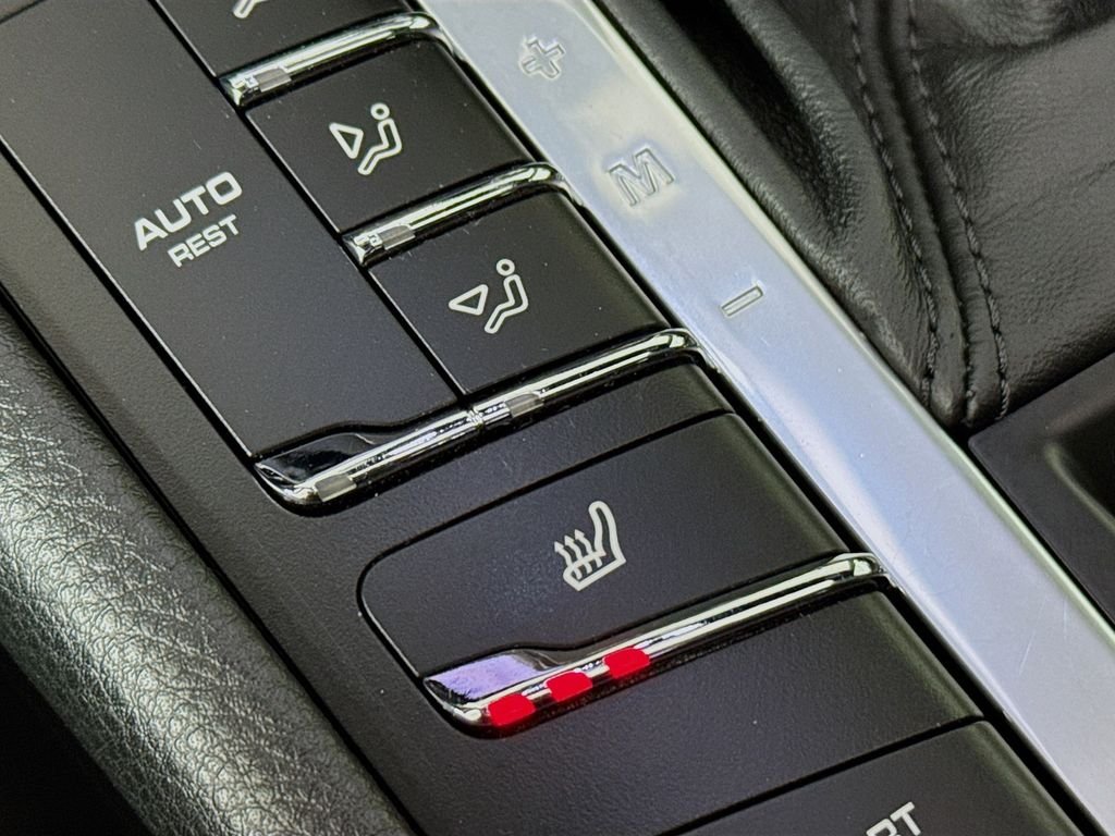 Certified Used 2018 White Porsche  image 22