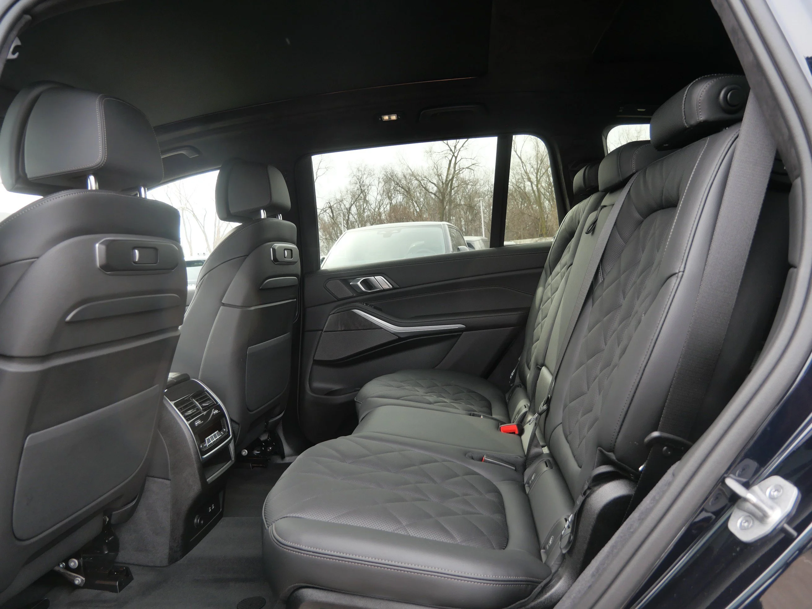 Used 2026 Carbon Black Metallic BMW xDrive40i image 15