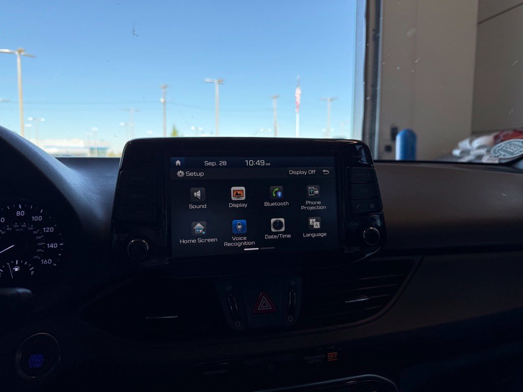 Used 2018 Black Hyundai Base image 15