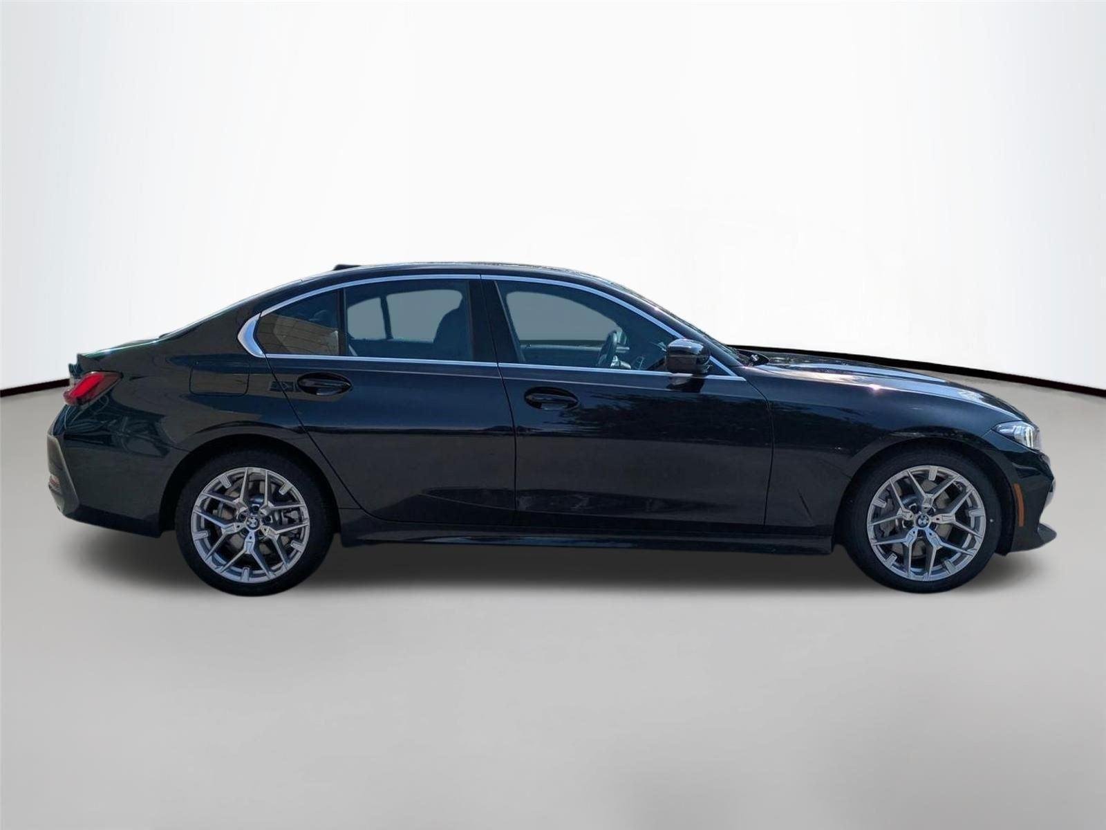 Used 2025  BMW 330i image 4