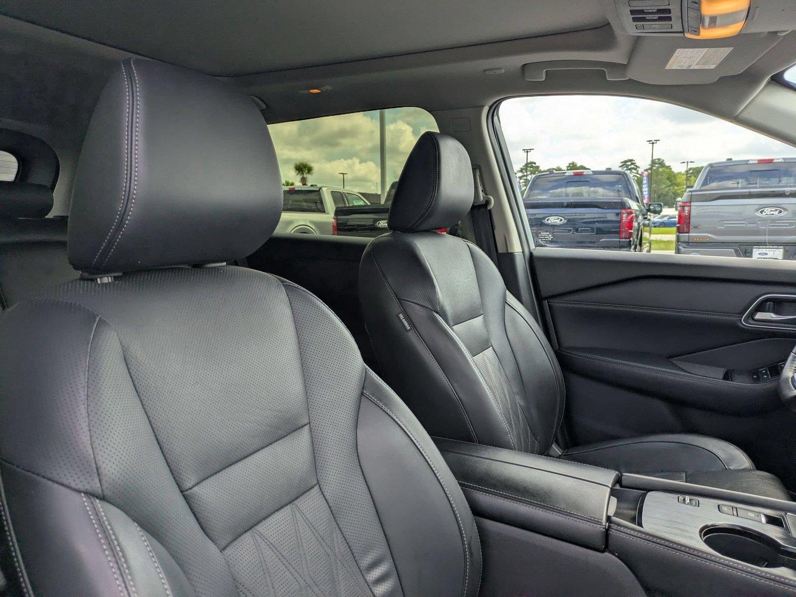 Used 2024 Boulder Gray Metallic Nissan Platinum image 36