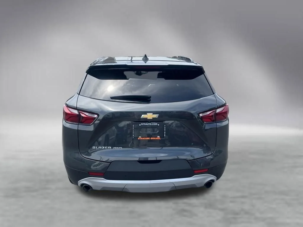 Used 2019 NIGHTFALL GRAY METALLIC Chevrolet 4DR AWD LT image 7
