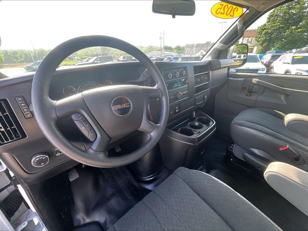 Used 2025 White GMC Work Van image 17