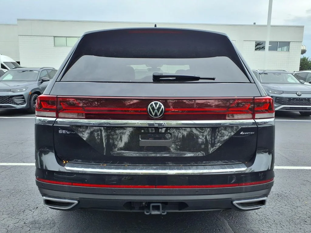 New 2026 Deep Black Pearl Volkswagen SEL image 7