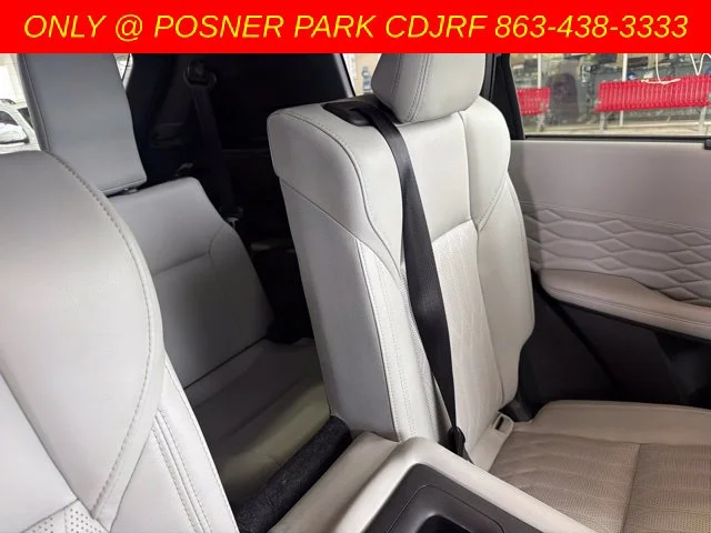 Used 2025  Mitsubishi SEL image 7