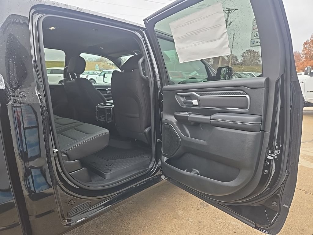 New 2026 Diamond Black Crystal Pearl-Coat Exterior Paint RAM Big Horn/Lone Star image 88