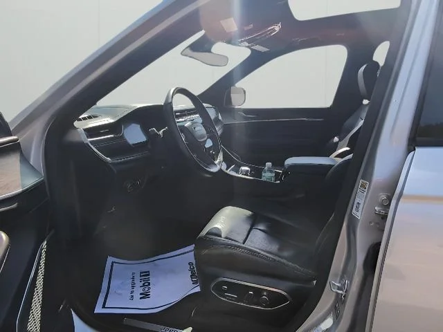 2022 Jeep Grand Cherokee Overland - Photo 12