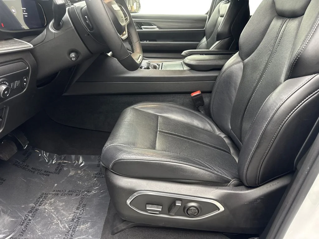 Used 2024 White Jeep Series II image 26
