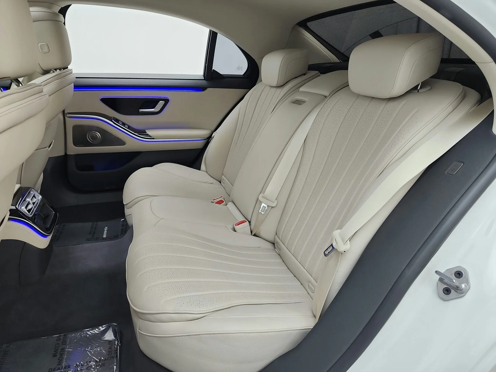 Used 2023 MANUFAKTUR Diamond White Mercedes-Benz S 500 4MATIC® Sedan image 15