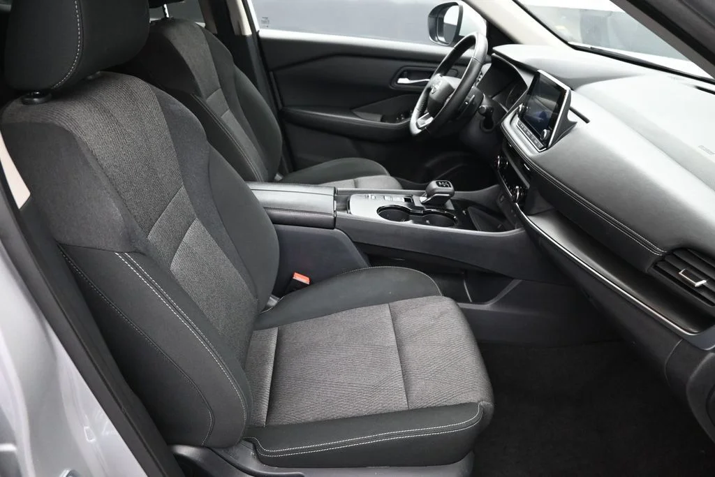 Used 2025 Silver Nissan SV image 24