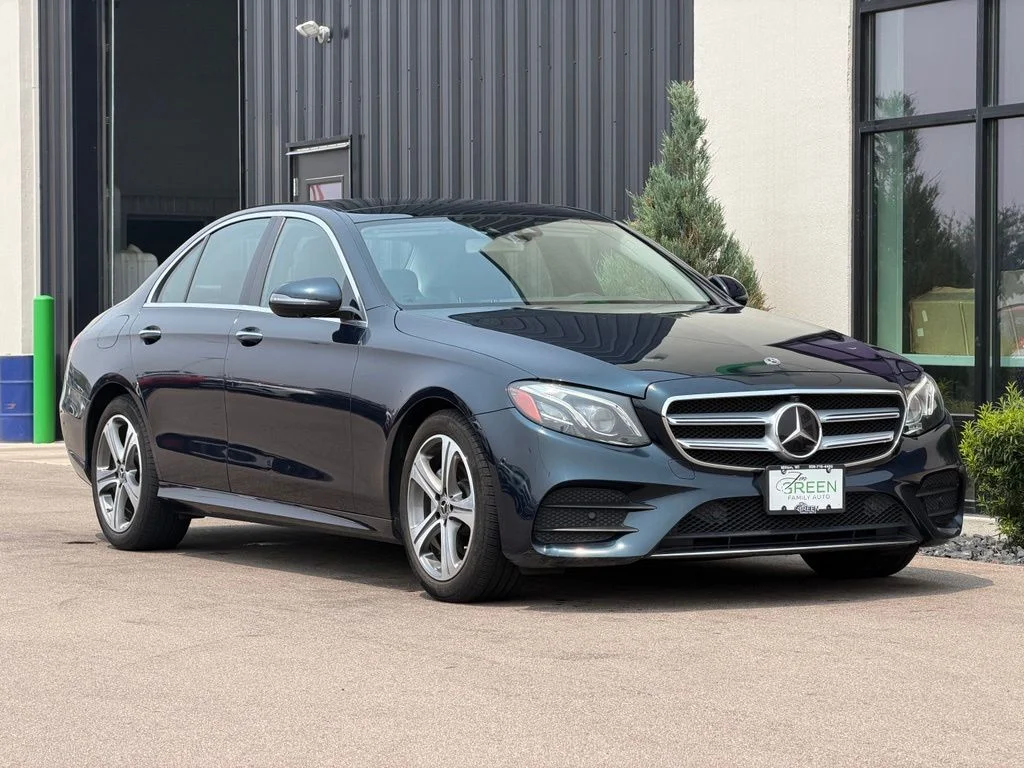 Used 2018 Blue Mercedes-Benz E 300 image 4