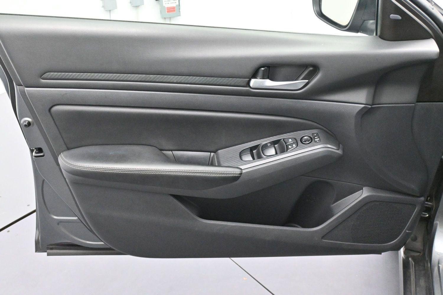Used 2024 Gun Metallic Nissan 2.5 SV image 10
