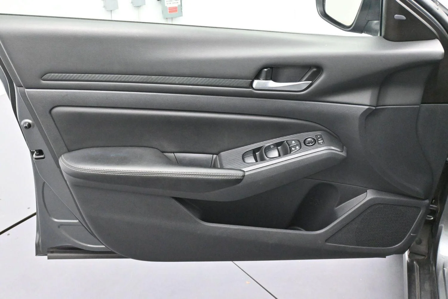 Used 2024 Gun Metallic Nissan 2.5 SV image 10