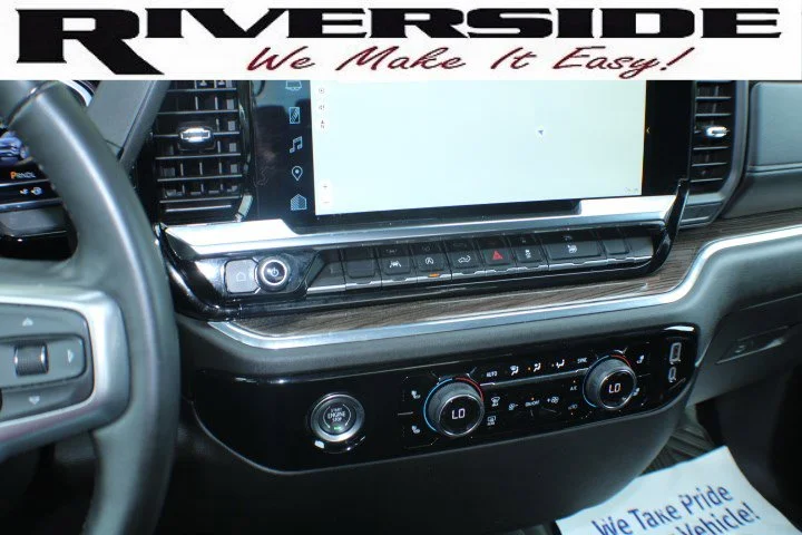Used 2024 Lakeshore Blue Metallic Chevrolet LT (2FL) image 15