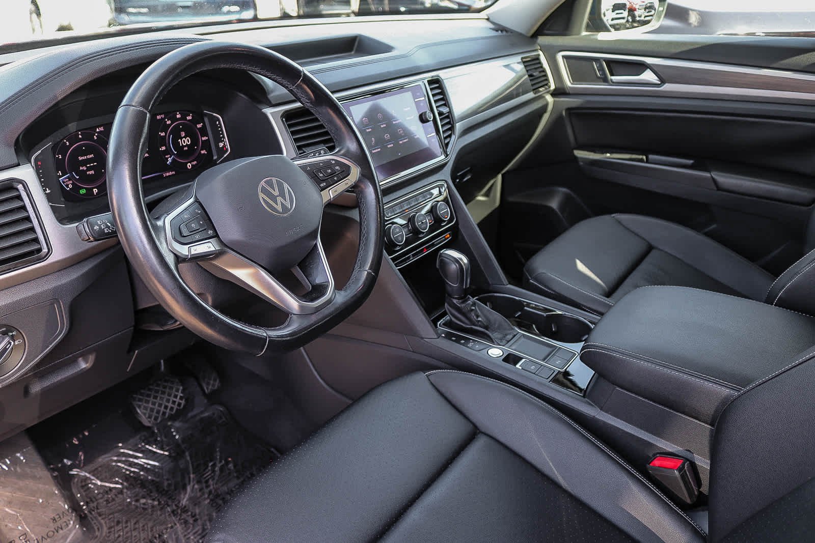 Used 2021 Tourmaline Blue Metallic Volkswagen 3.6L V6 SEL image 18