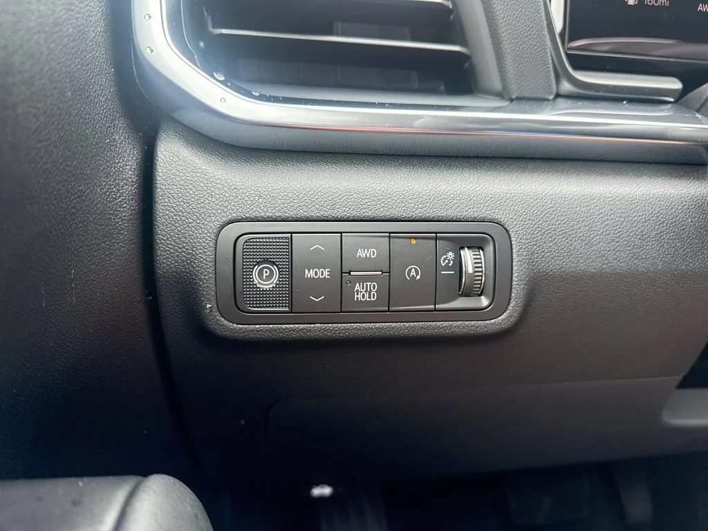 New 2027 Summit White GMC Elevation image 18