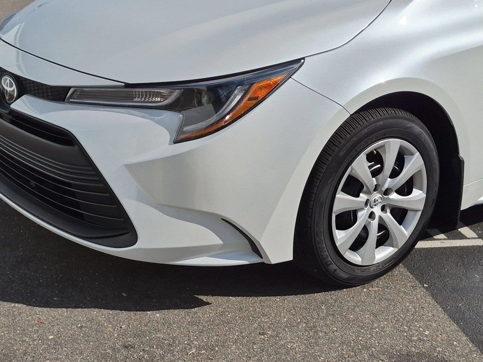 Used 2026 Wind Chill Pearl Toyota LE image 9