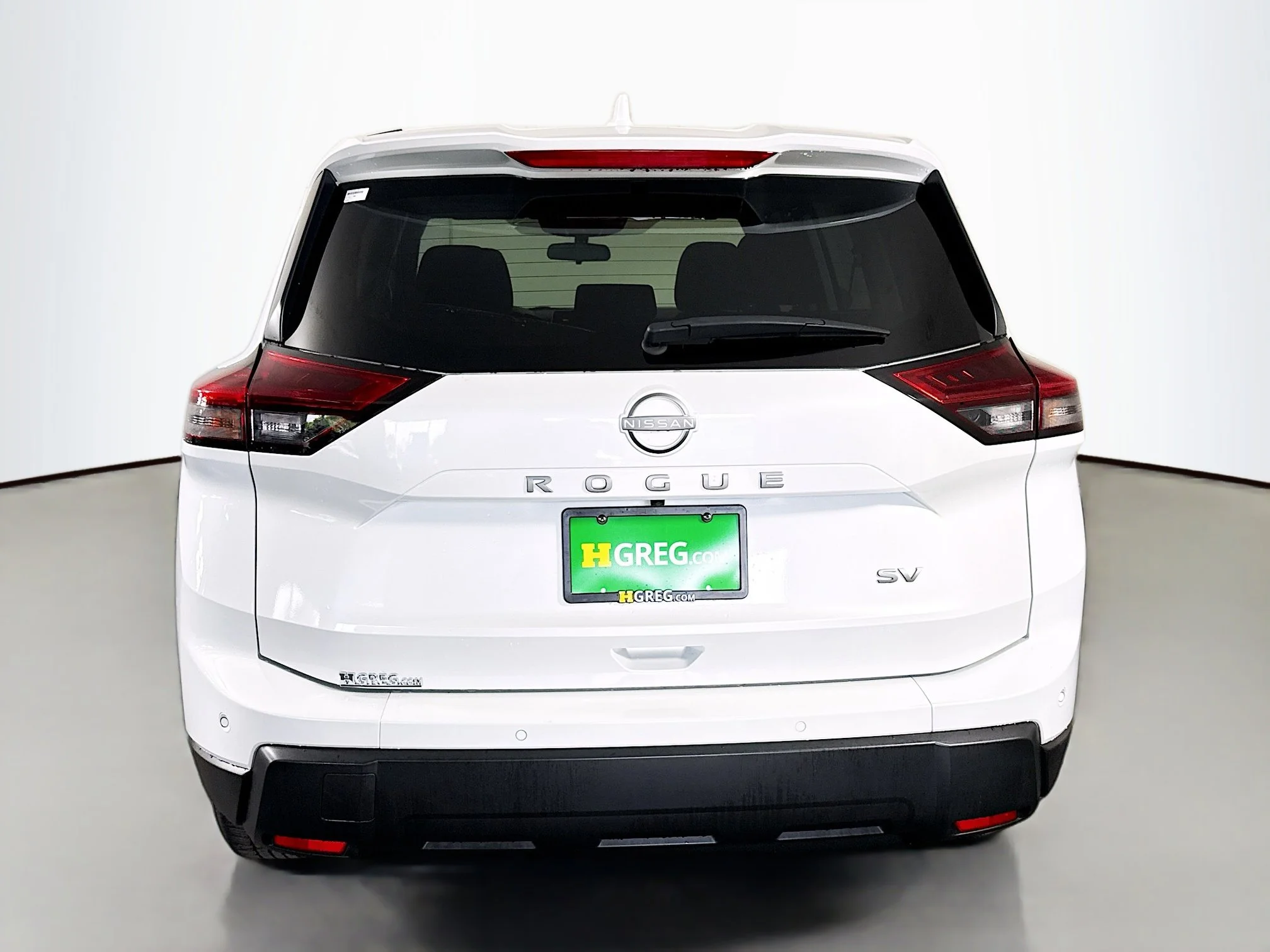 Used 2024 Everest White Pearl Nissan SV image 6
