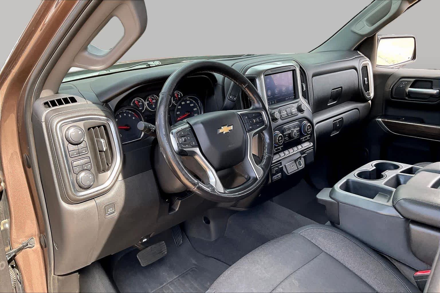 Used 2019 Oakwood Metallic Chevrolet LT image 17