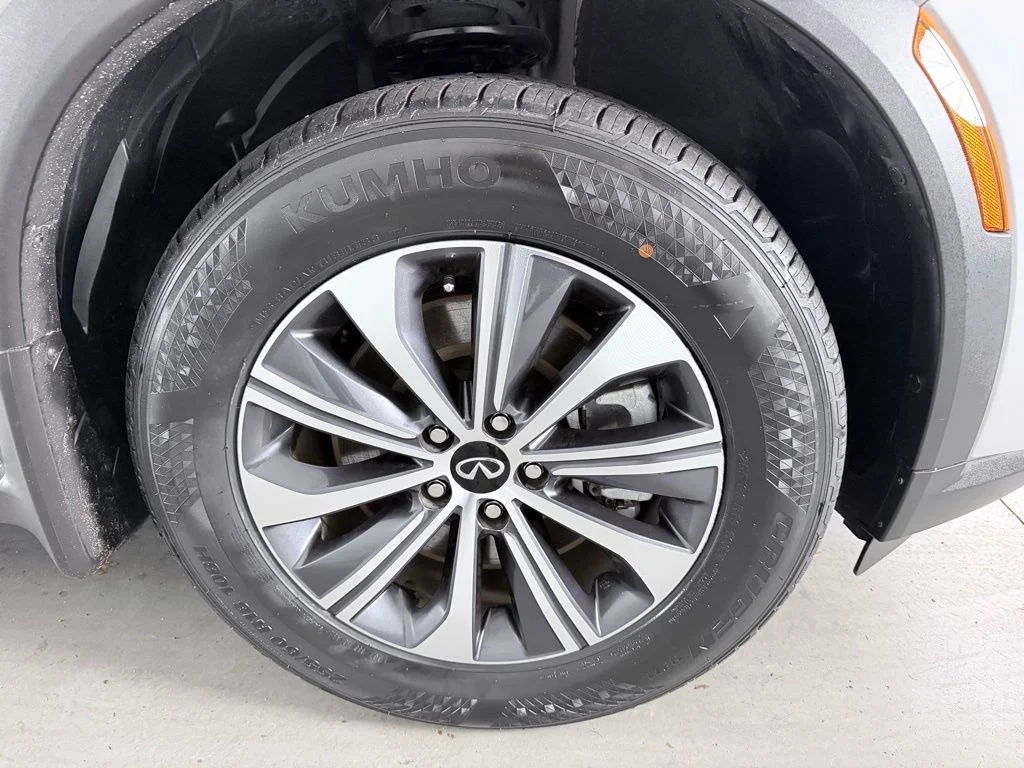 Used 2023 Silver INFINITI PURE image 4