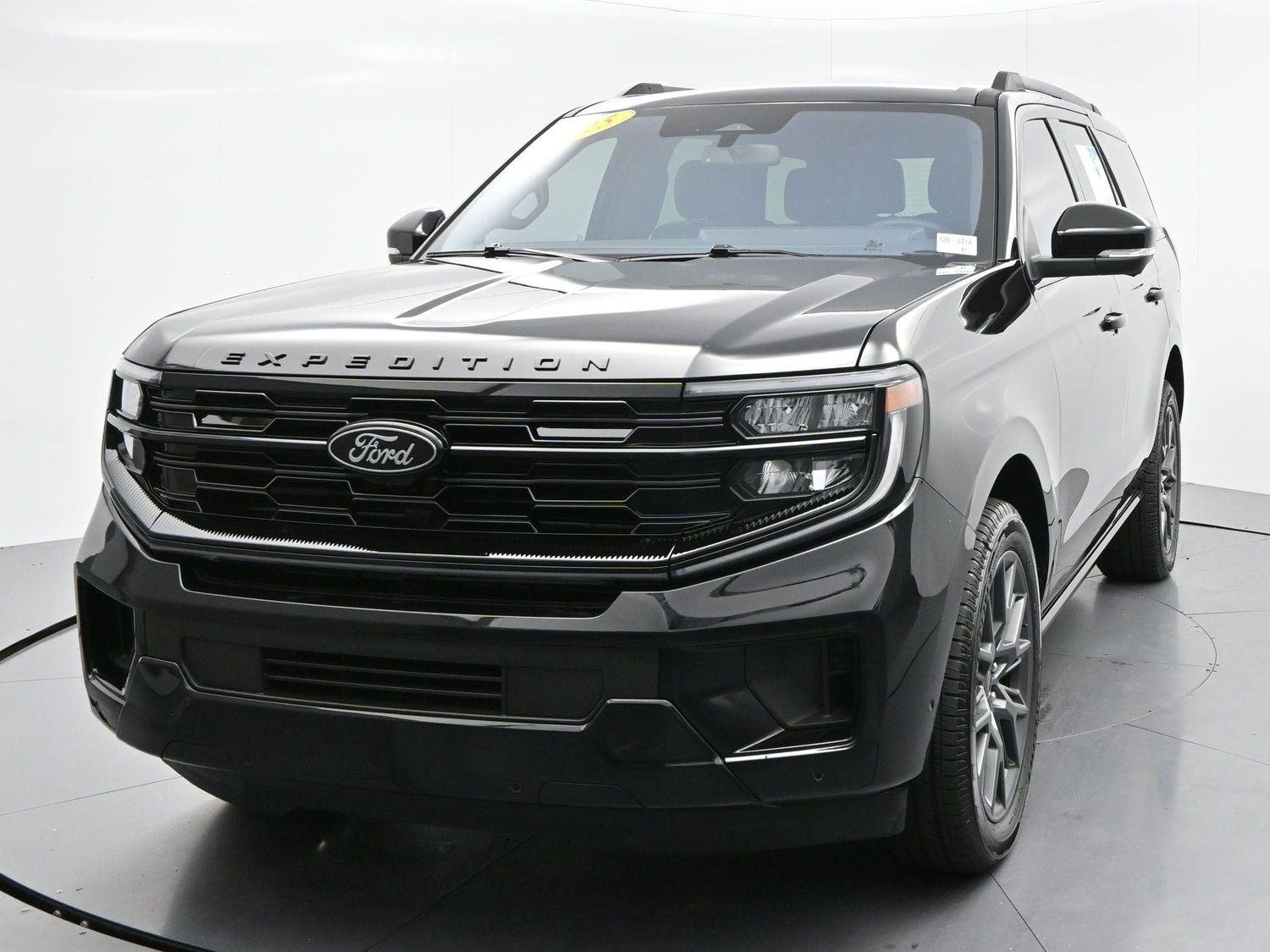 Used 2025 Agate Black Ford Platinum image 3