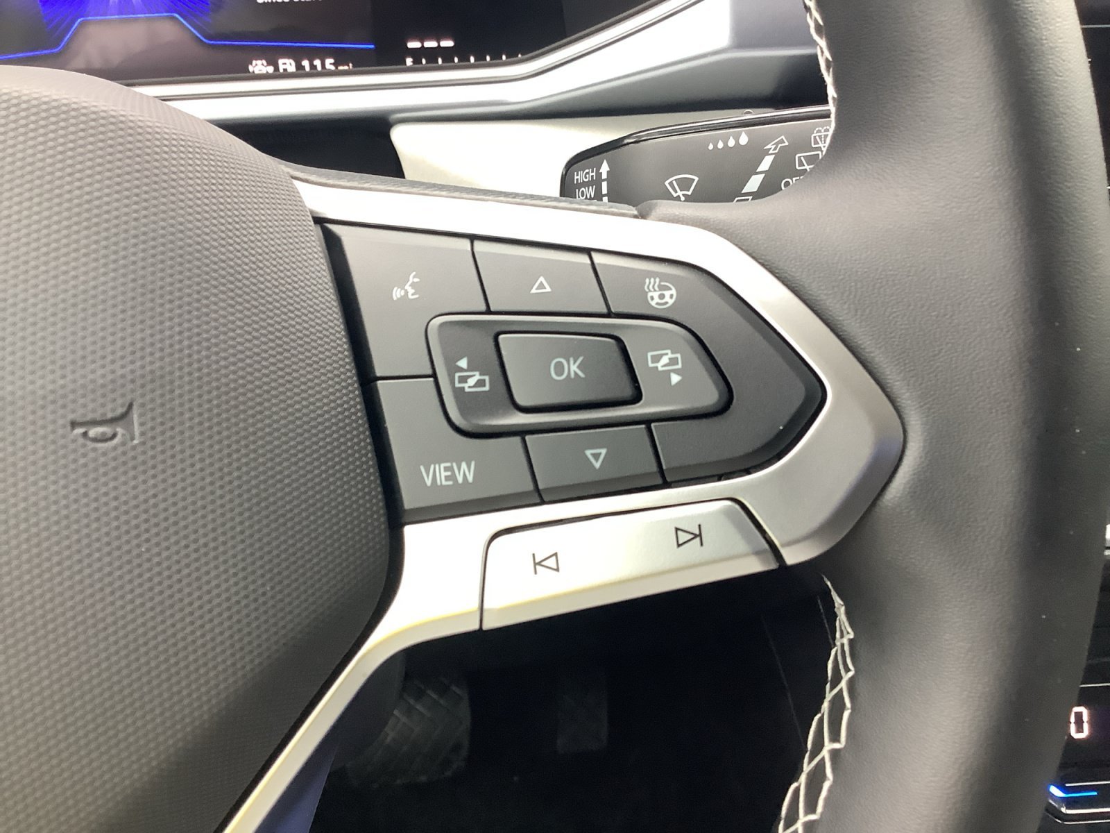 New 2026 Platinum Gray Metallic Volkswagen SE image 25